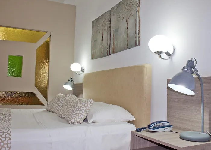 克里斯蒂娜酒店 4*