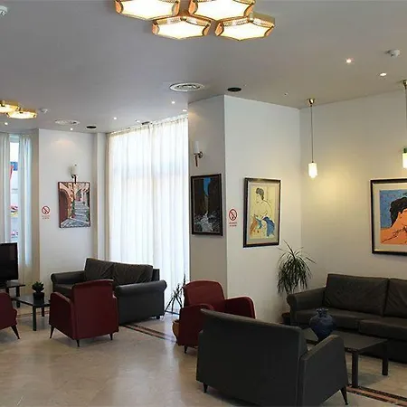 Christina Hotel 3*