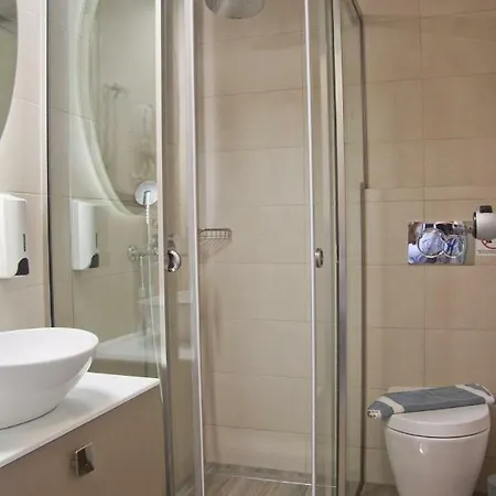 Hotel Christina 3*